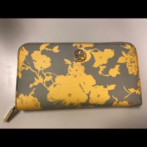 Tory Burch ZIP Continental Wallet